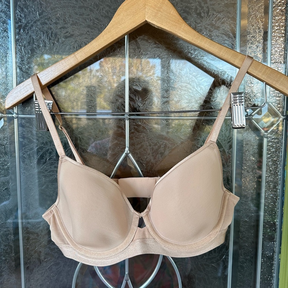Soma 34B Lightest Lift Smooth Perfect Coverage T Shirt Nude Sheer Bra Adjustable
